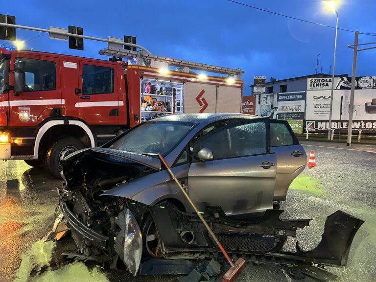 Groźnie na krzyżówce Polnej z krajówką