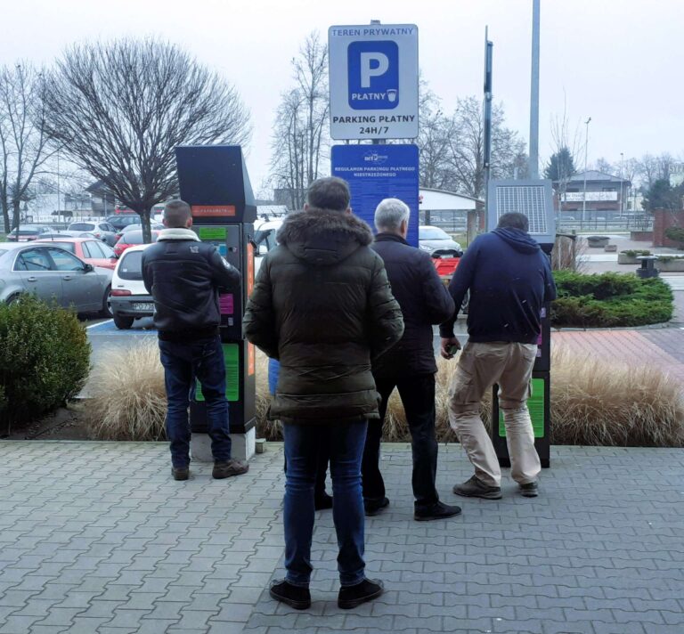 Powrót strefy, powrót problemów