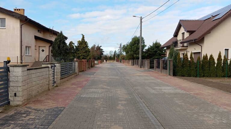 Ostatnie szlify na ul. Folwarcznej – Paczkowo