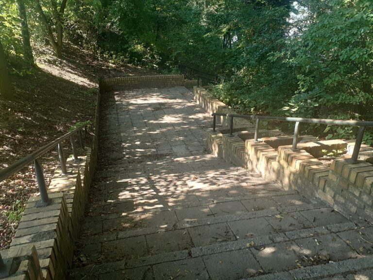 Przetarg na schody rozstrzygnięty