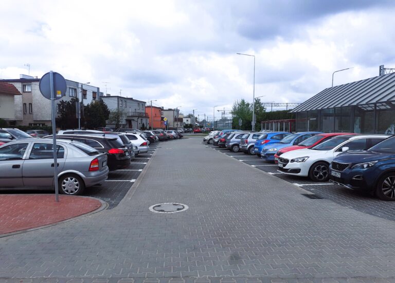 Parking przy swarzędzkiej stacji gotowy