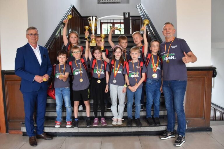 Uczniowie  swarzędzkiej „Trójki” mistrzami Polski w szachach!