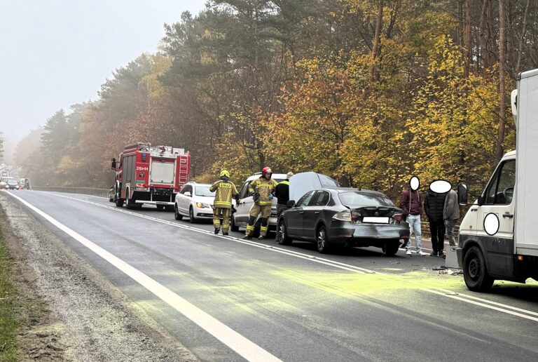Zderzenie trzech aut za Kobylnicą