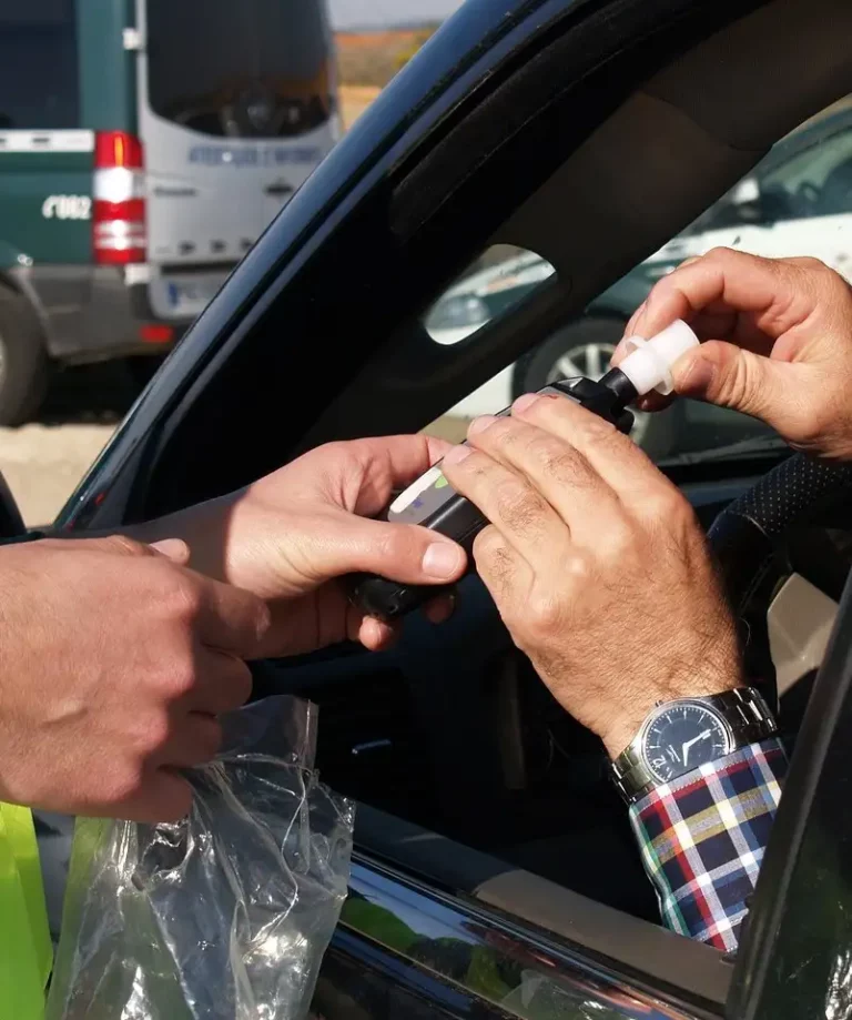 Kierował pod wpływem i bez prawa jazdy