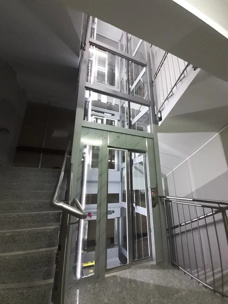 Swarzędzka „Czwórka” z windą