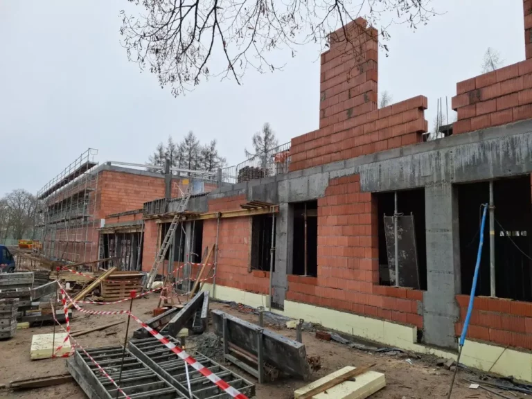 W szkole w Wierzonce wmurowano akt erekcyjny!