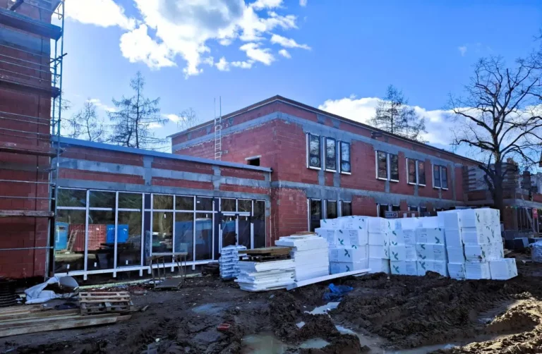 Szkoła w Wierzonce coraz większa