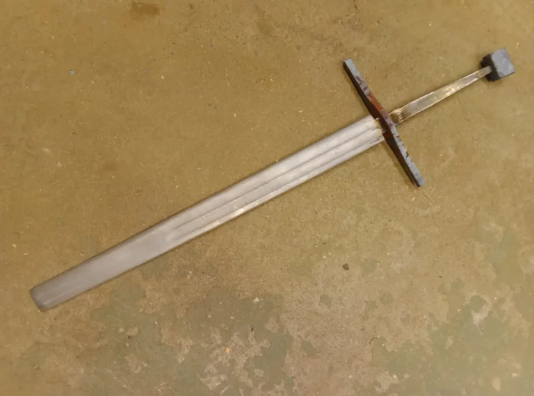 Replika miecza z Gruszczyna trafi do swarzędzkiego Muzeum