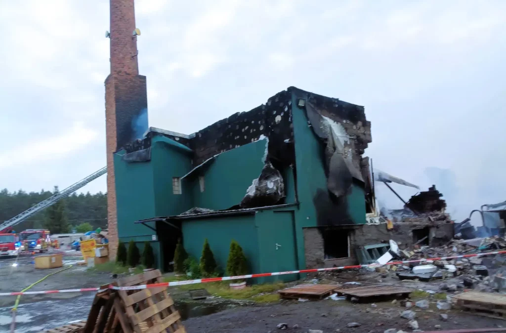 Hala w Kobylnicy w ogniu! 2 pozar 3 Tygodnik i Portal Swarzedzki