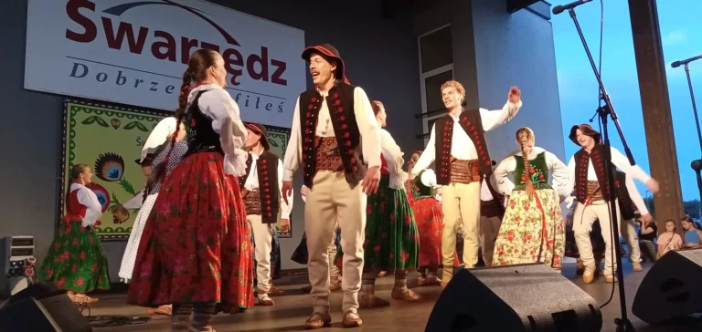 Światowy folklor opanował Swarzędz