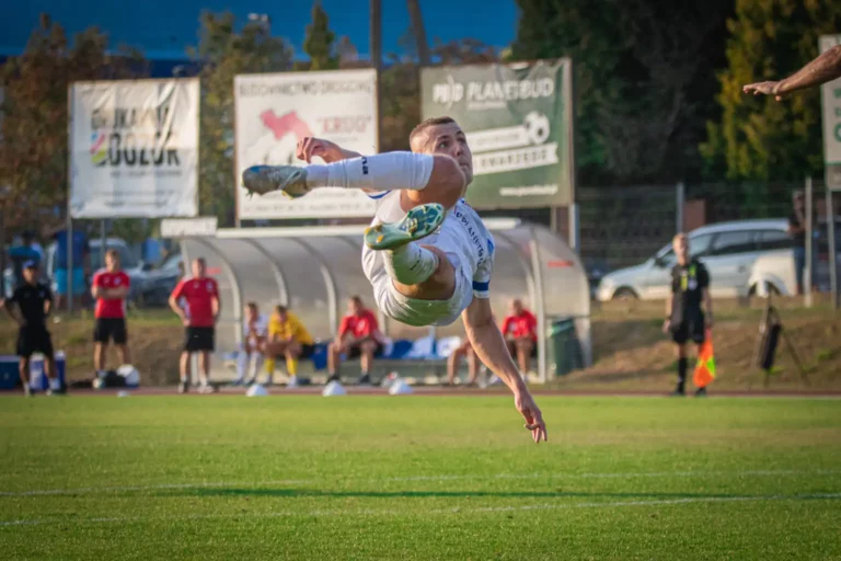 Unia Swarzędz przegrywa z rezerwami Lecha Poznań!