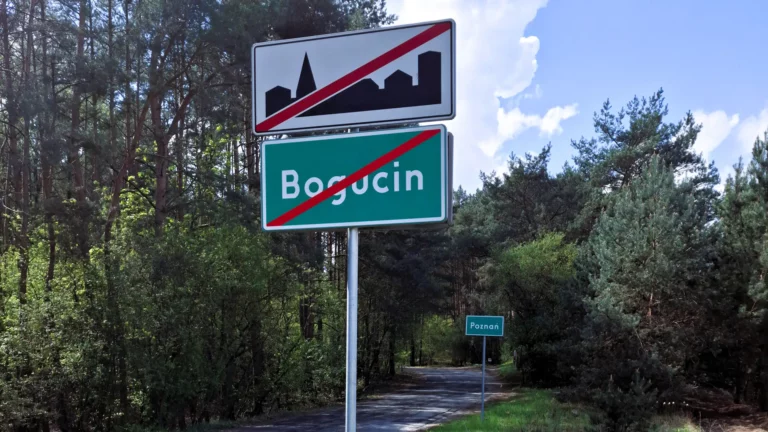 Bogucin z przystankiem kolejowym?