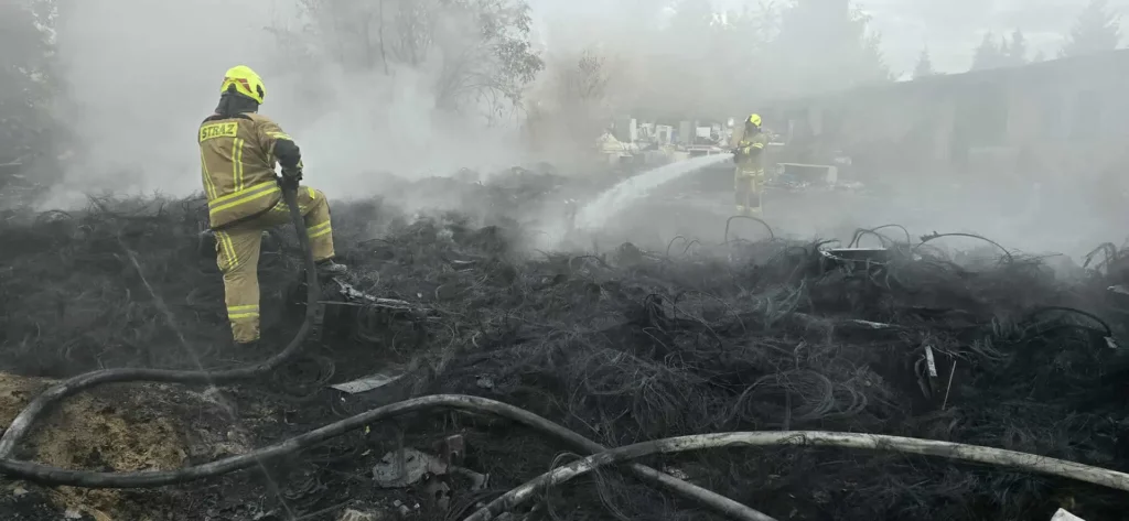 Pożar na składowisku opon w Poznaniu! 1 pozar 2 Tygodnik i Portal Swarzedzki