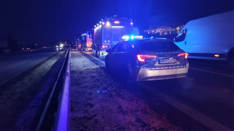 Kolizja czterech osobówek na krajówce