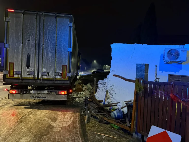 Ciężarówka w Zalasewie uszkodziła dwa budynki!