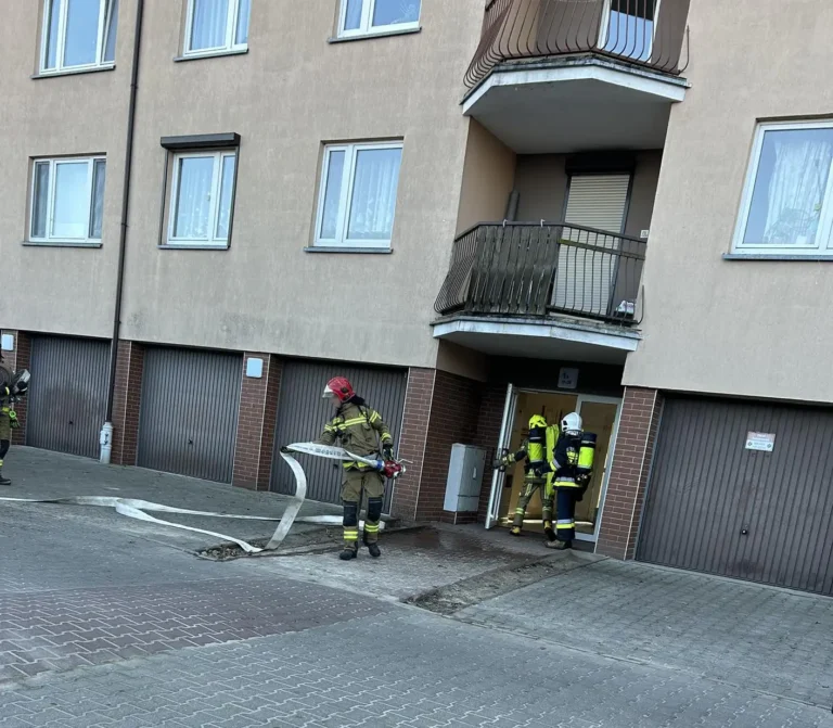 Elewacja na Działyńskiego w ogniu