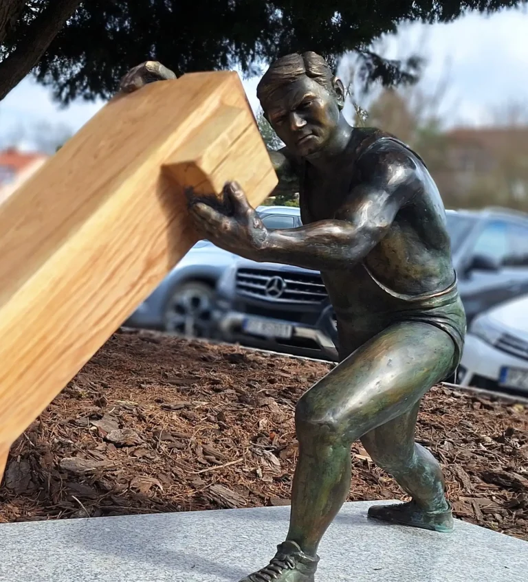 Swarzędz z kolejną rzeźbą miejską!