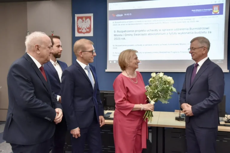 Burmistrz z absolutorium i wotum zaufania