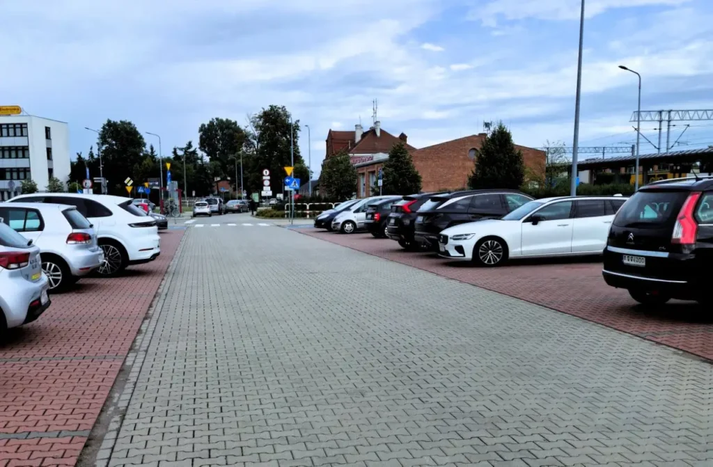 Przy dworcu w Swarzędzu wyrośnie trzykondygnacyjny parking? 3 dworzec 4 Tygodnik i Portal Swarzedzki