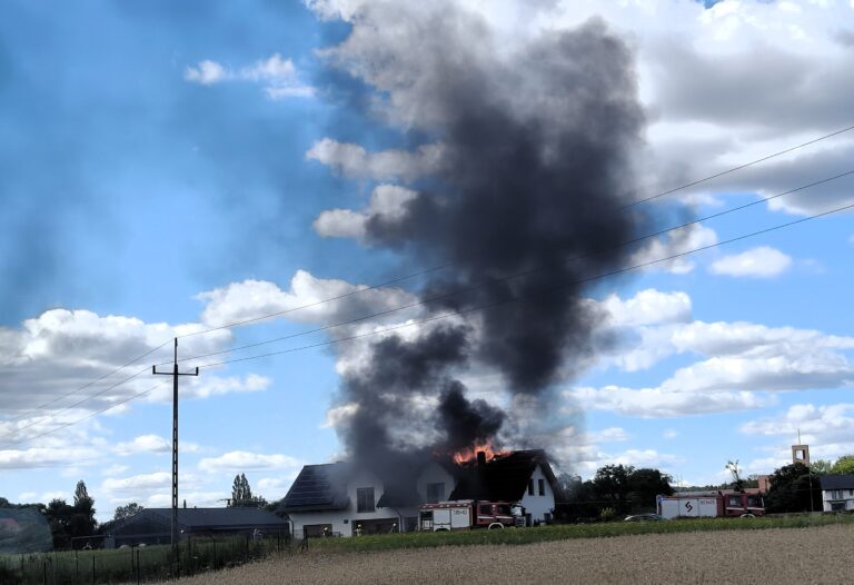 Spłonęła połowa bliźniaka w podpoznańskim Kicinie