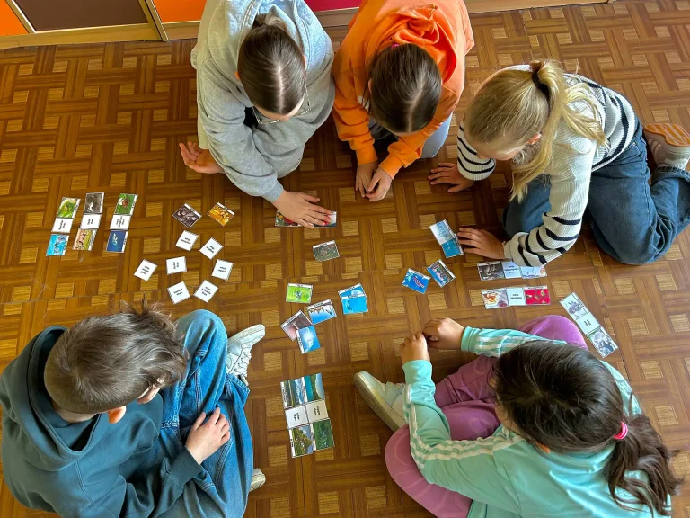 Wrzesień bez logistycznego maratonu. Jak dobrze wybrać angielski dla dziecka w Swarzędzu i Zalasewie?