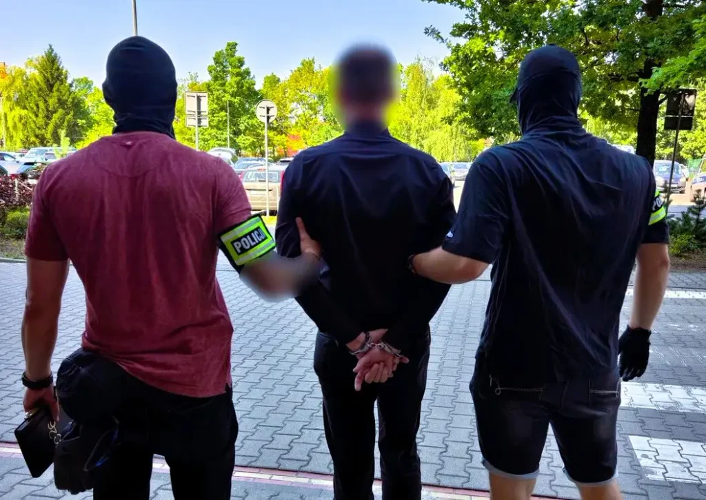 Swarzędz: Kiedy akt oskarżenia w sprawie ładunku wybuchowego na stacji paliw? 1 bomba 2 Tygodnik i Portal Swarzedzki
