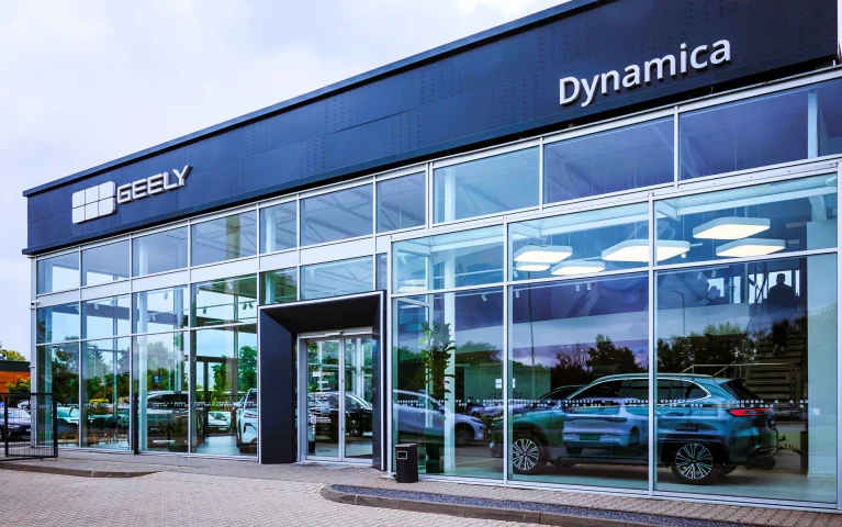 Grupa Dynamica w Swarzędzu – motoryzacja, która łączy nowoczesność, komfort i profesjonalizm